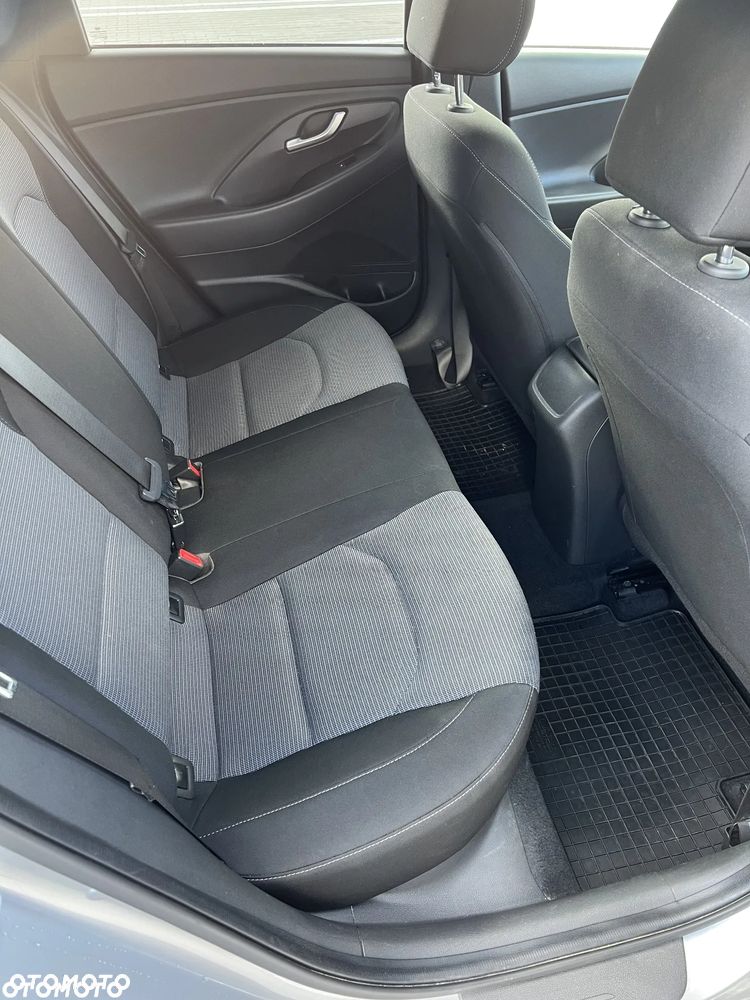 Hyundai i30 1.5 DPI Modern - 9