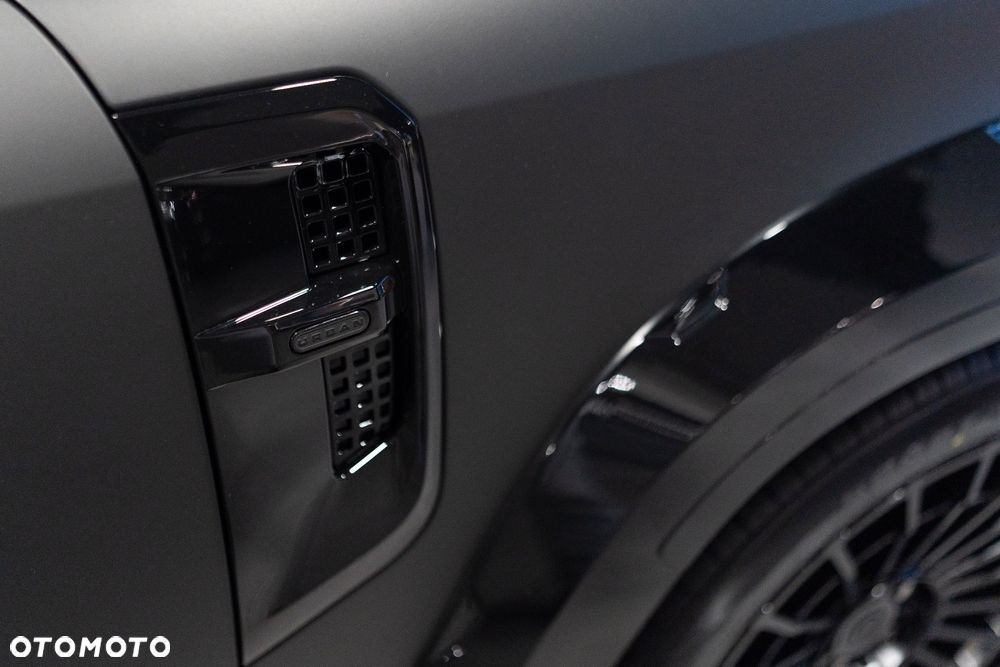 Land Rover Defender - 21