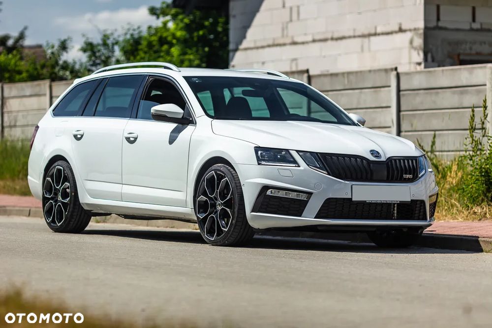Skoda Octavia 2.0 TDI 4x4 DSG RS - 1