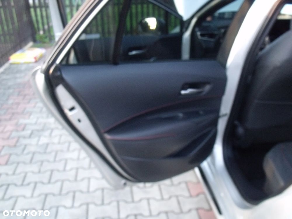 Toyota Corolla 1.8 Hybrid GR Sport Dynamic - 22