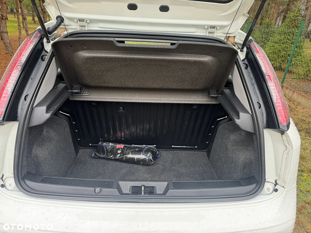 Fiat Punto 1.2 Young - 12