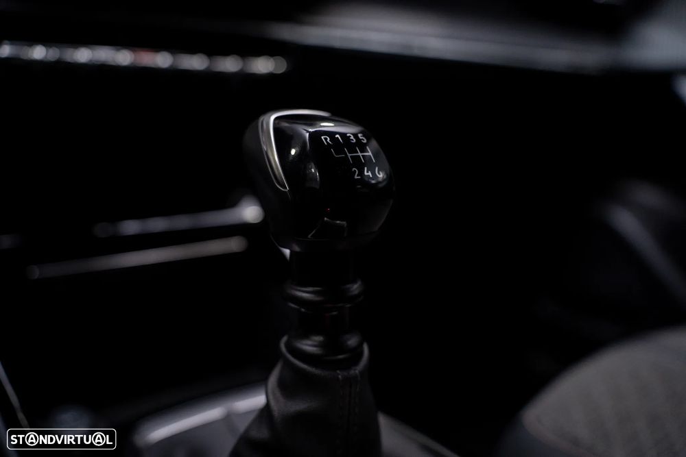 Peugeot 2008 PureTech 100 Allure - 18