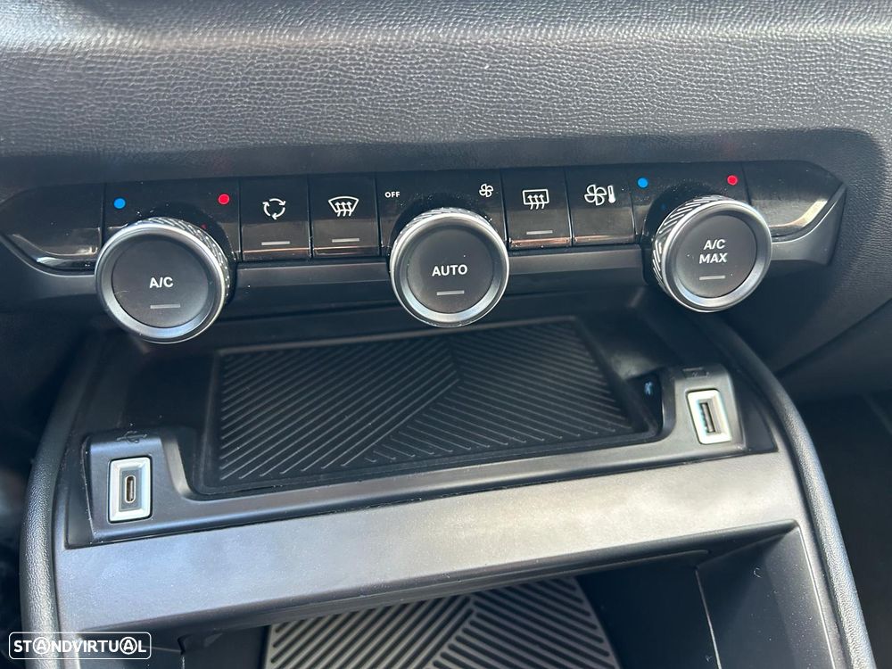 Citroën e-C4 50 kWh Shine - 18