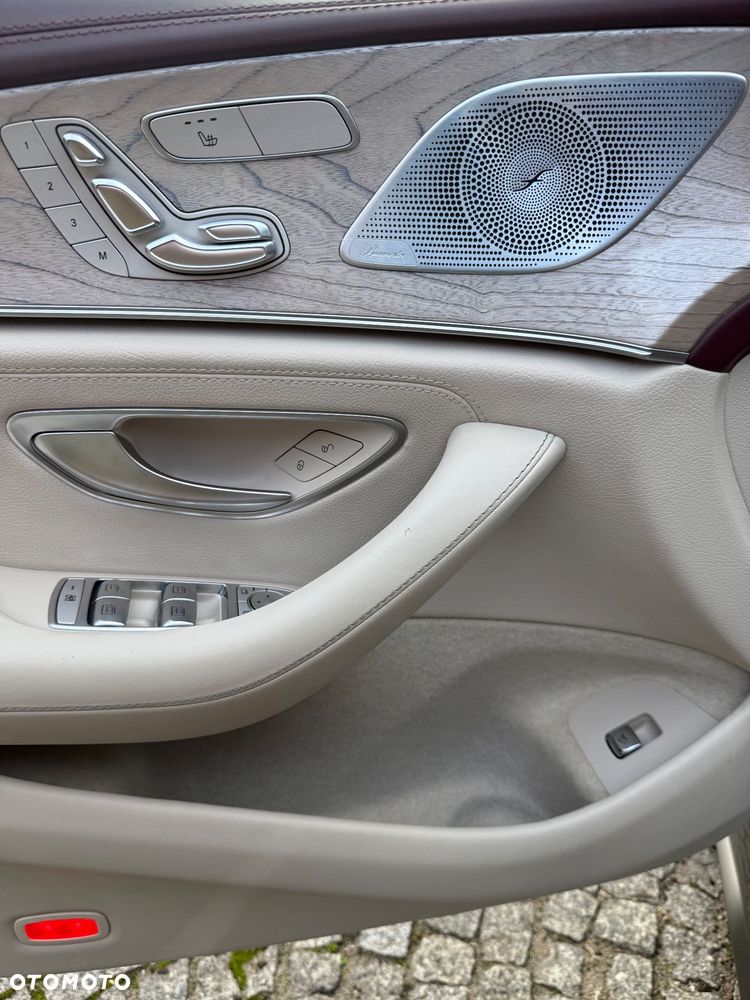 Mercedes-Benz CLS 220 d AMG - 8