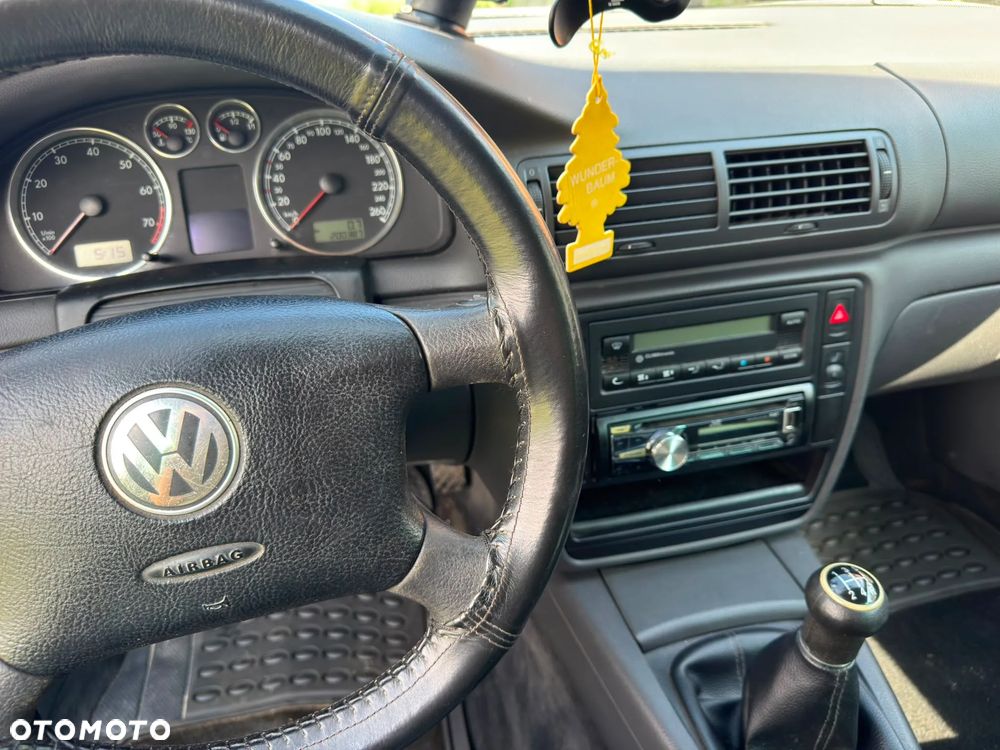 Volkswagen Passat 1.6 Basis - 9