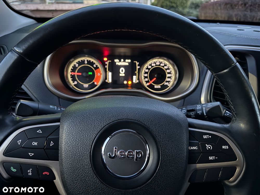 Jeep Cherokee - 6