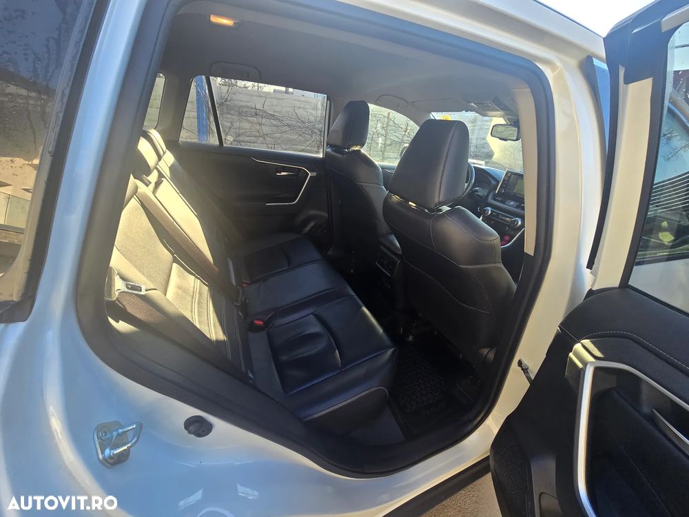Toyota RAV4 2.0P CVT AWD Luxury - 14