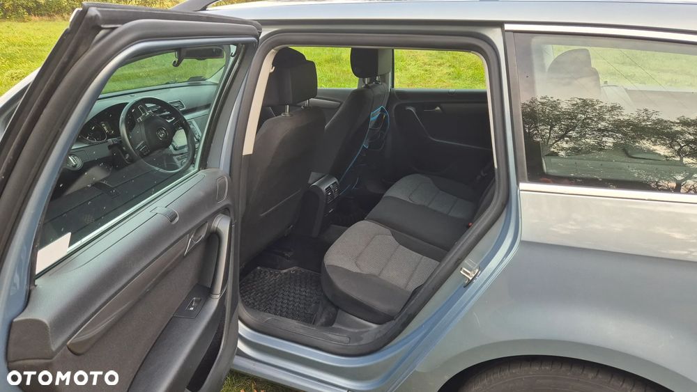 Volkswagen Passat - 8