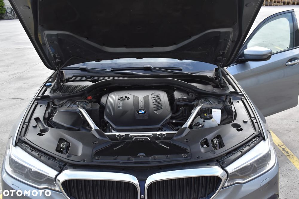 BMW Seria 5 530d xDrive M Sport sport - 13