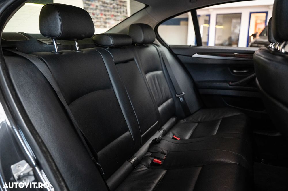 BMW Seria 5 520d Sport-Aut. - 7