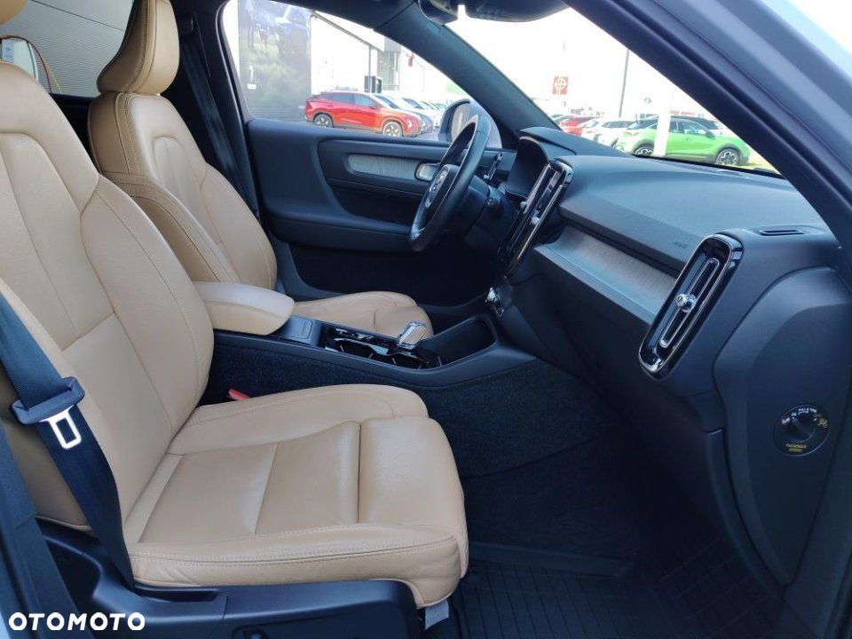 Volvo XC 40 - 22