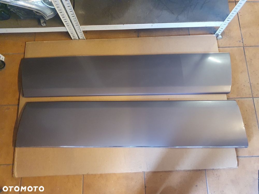 LISTWA DRZWI L/P MERCEDES W124 COUPE