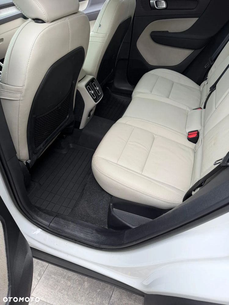 Volvo XC 40 B5 AWD Ultimate Dark - 10