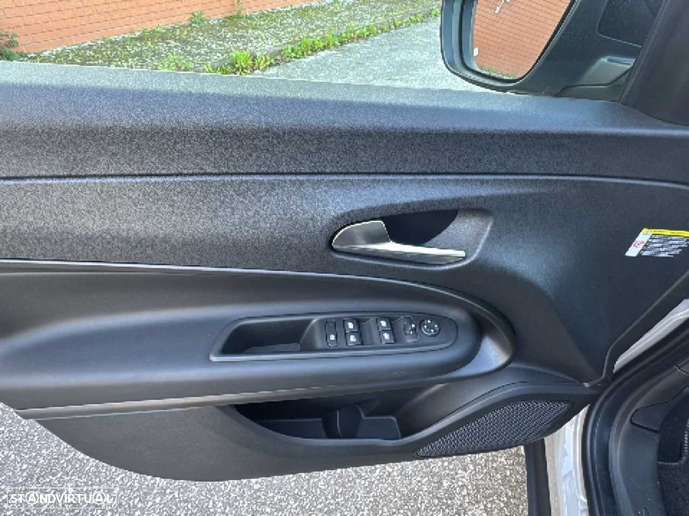 Jeep Avenger 1.2 GSE T3 Altitude - 12