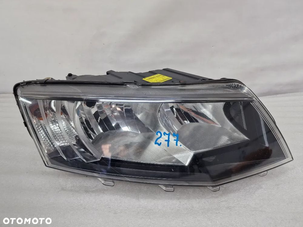 SKODA OCTAVIA III 3 5C0 12- PRAWA ZWYKŁA LAMPA PRZEDNIA PRZÓD , NR AUKCJI LL277 - 1