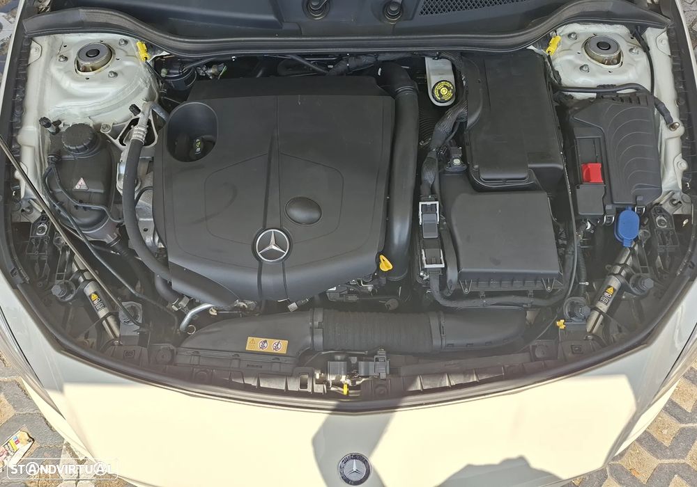 Mercedes-Benz CLA 200 d 7G-DCT AMG Line — fotografia 12
