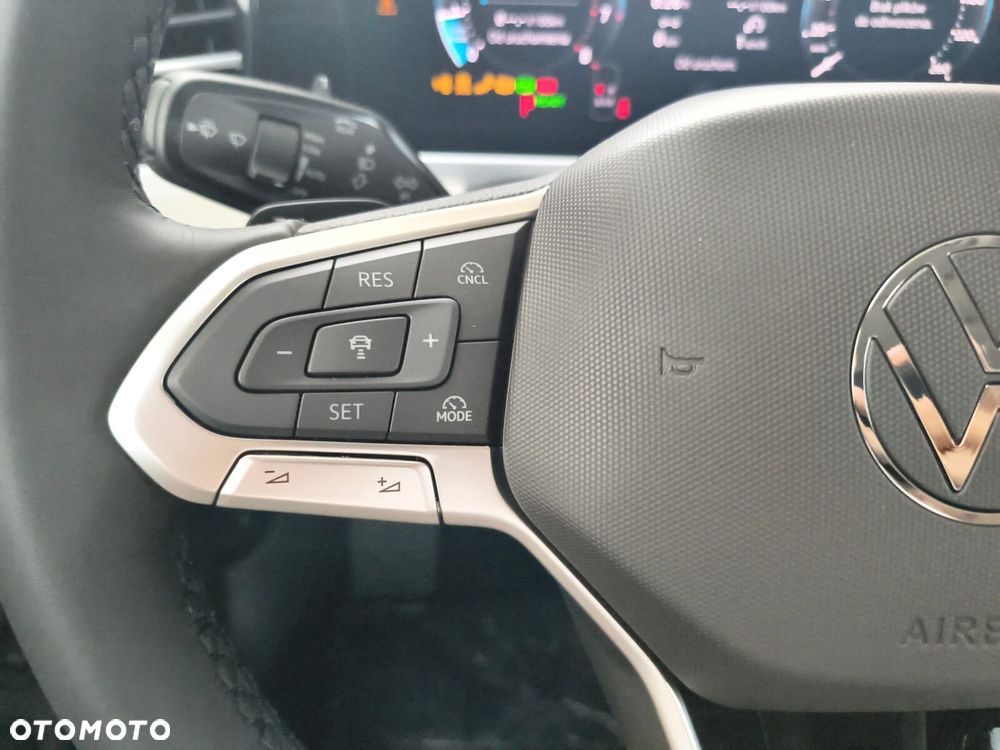 Volkswagen Passat - 25