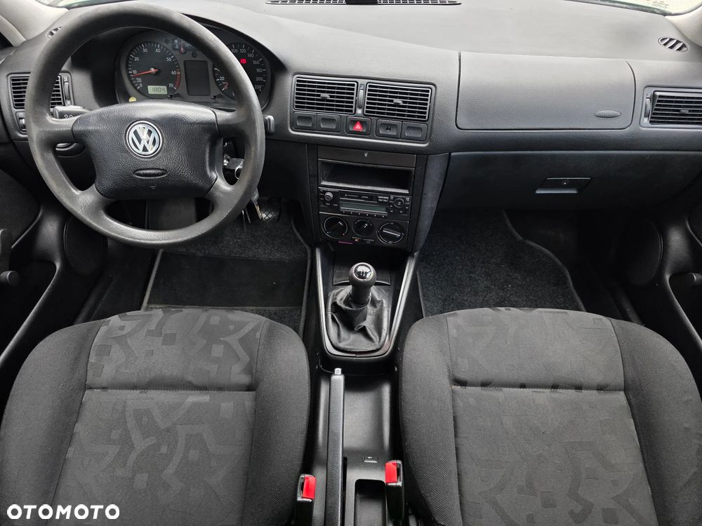 Volkswagen Golf - 10