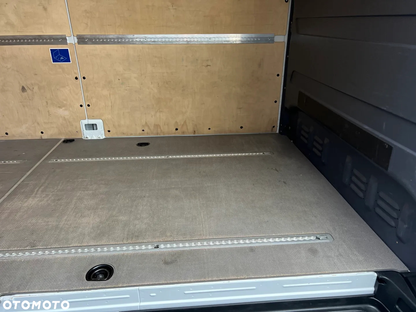 Mercedes-Benz Sprinter - 37