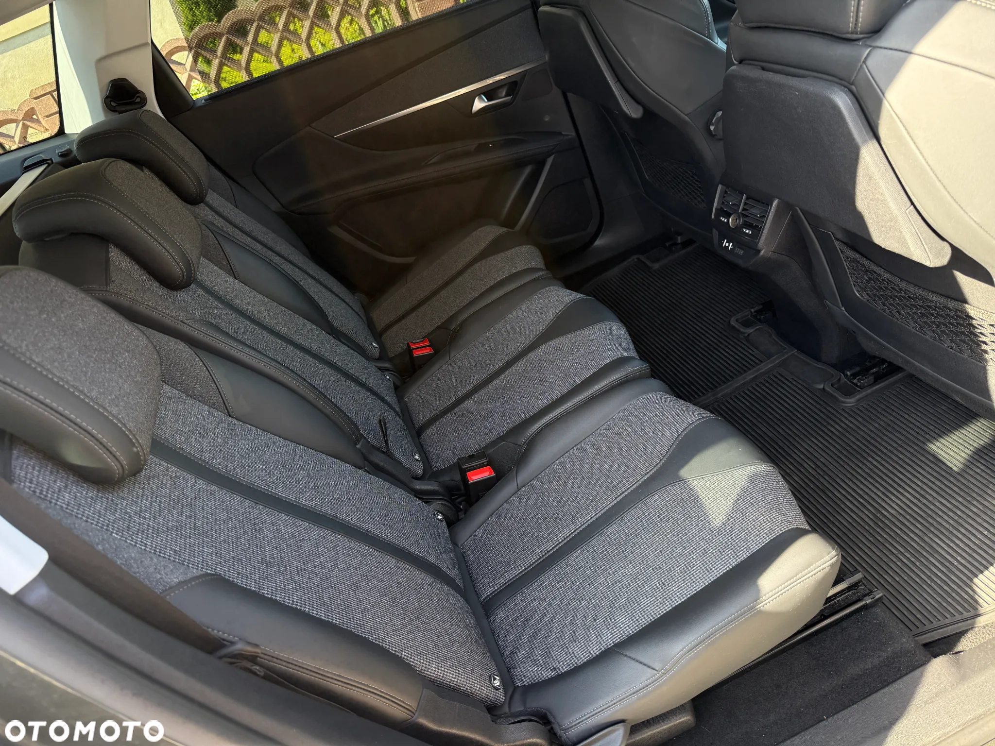 Peugeot 5008 1.5 BlueHDI Allure S&S - 27