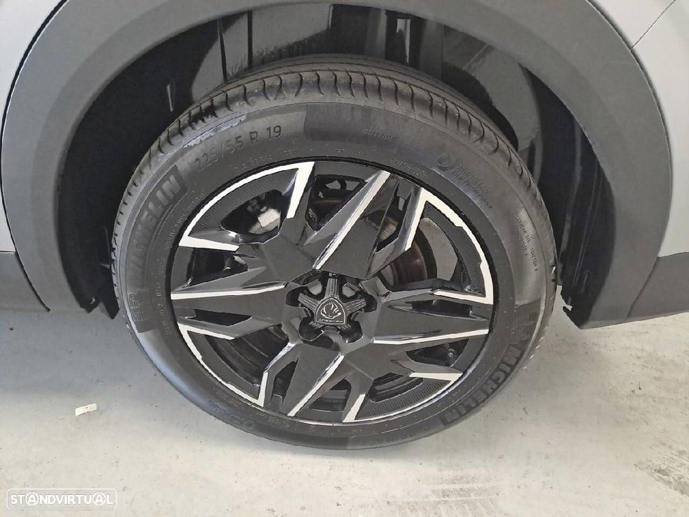 Peugeot 5008 1.2 Hybrid Allure e-DCS6 - 11