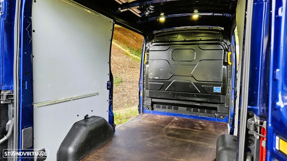 Ford Transit L2H2 2.0 TDCI Caixa automática - 130 CV - 41