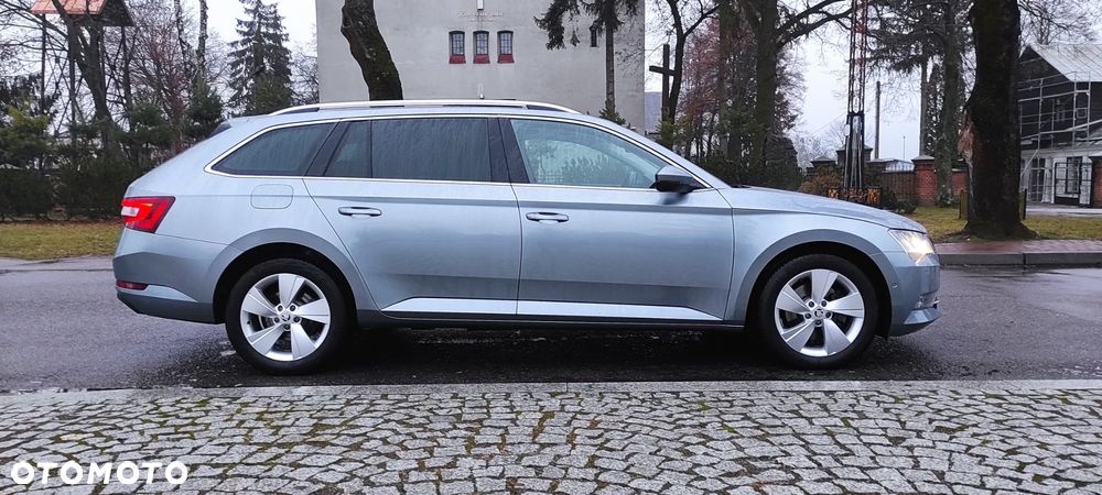 Skoda Superb 2.0 TDI 4x4 DSG SportLine - 9