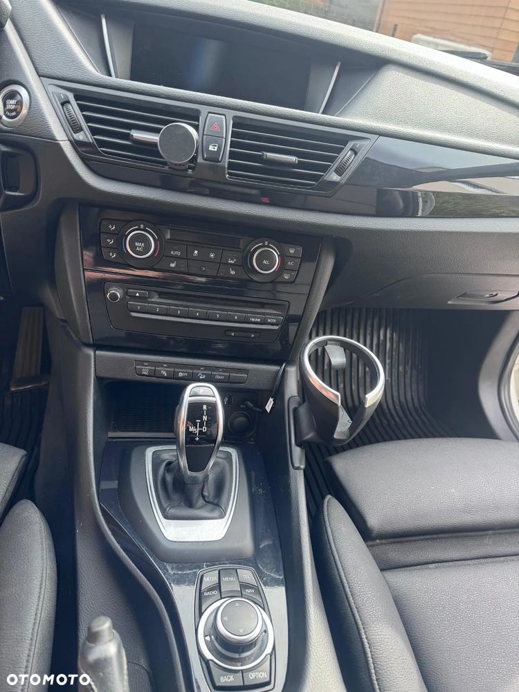 BMW X1 xDrive28i Sport Line - 16