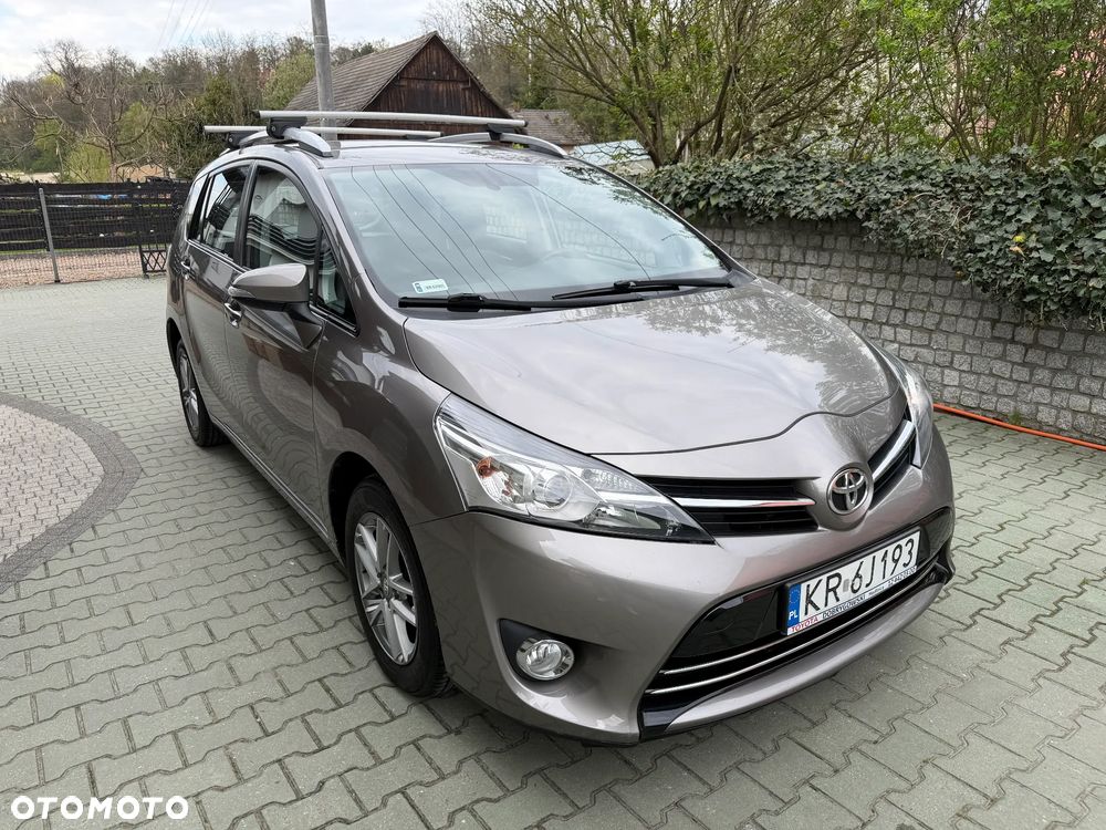 Toyota Verso 1.8 Premium 7os - 8