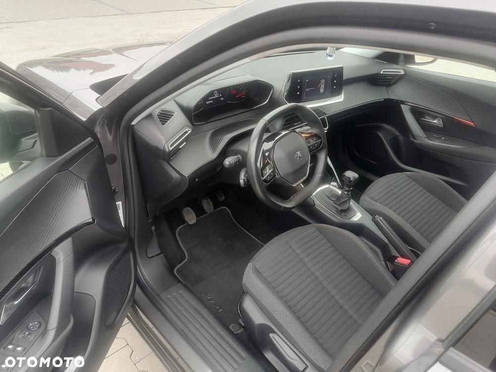 Peugeot 2008 - 11