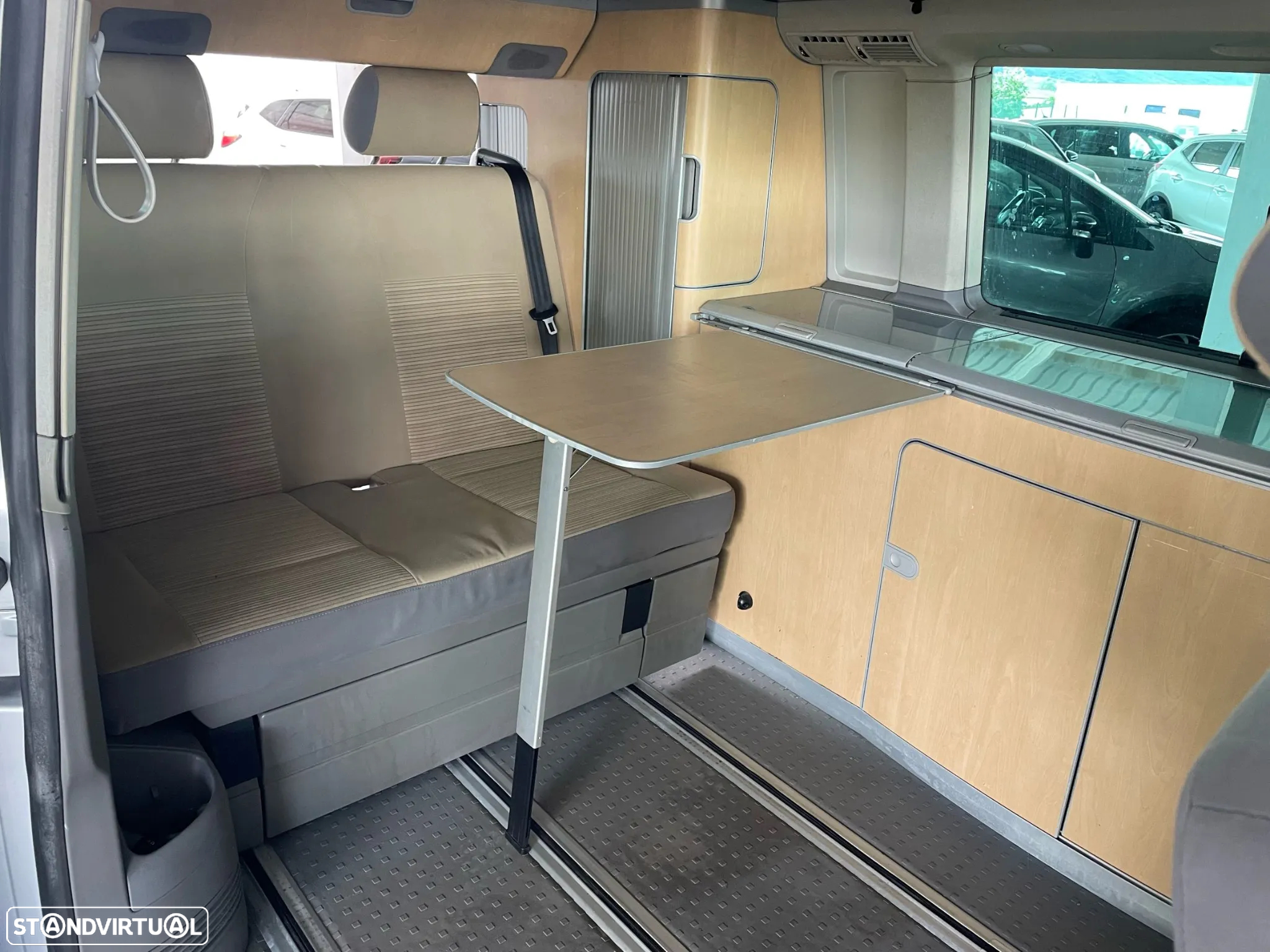VW California T5 2.5 TDI Cx. Automática - Autocaravana - 13