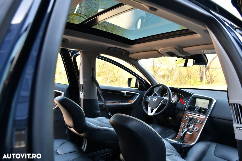Volvo XC 60 D5 AWD Geartronic Summum - 6