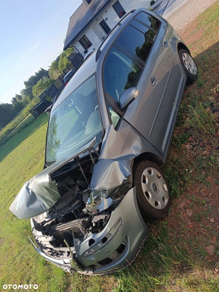 Volkswagen Touran 2.0 TDI DPF DSG Trendline - 5