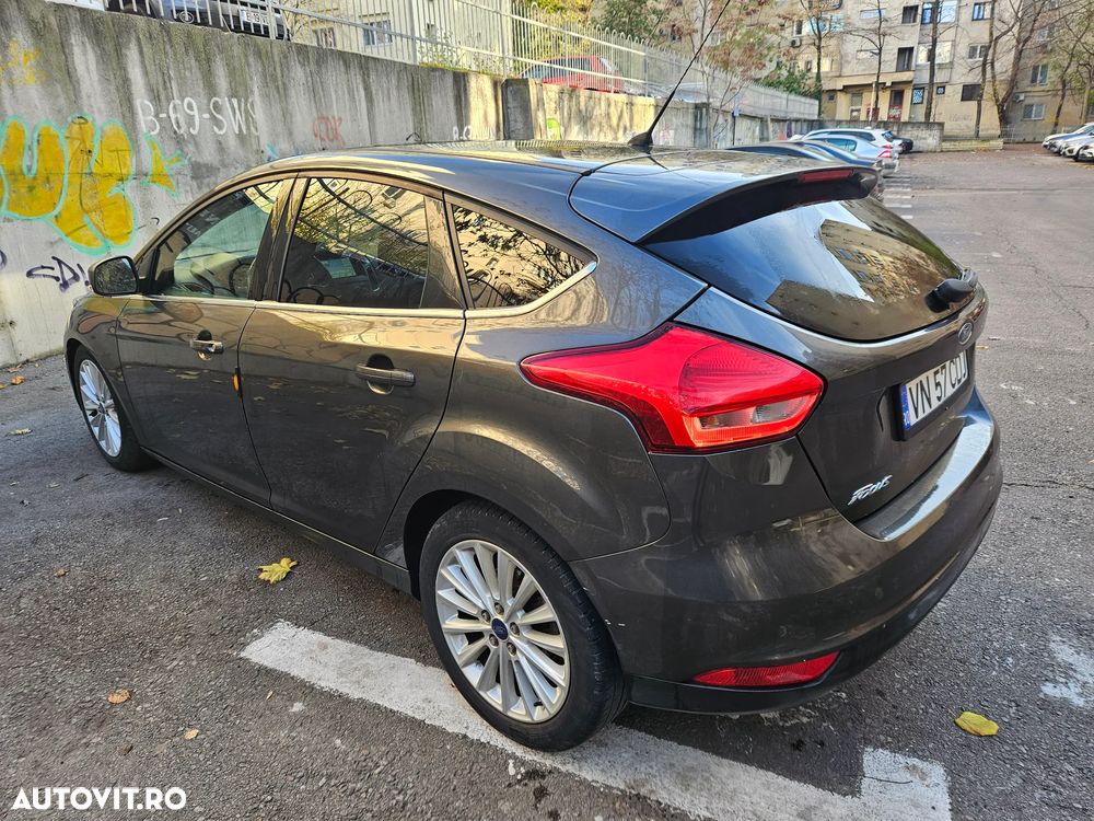 Ford Focus 1.5 TDCi Powershift Titanium - 4