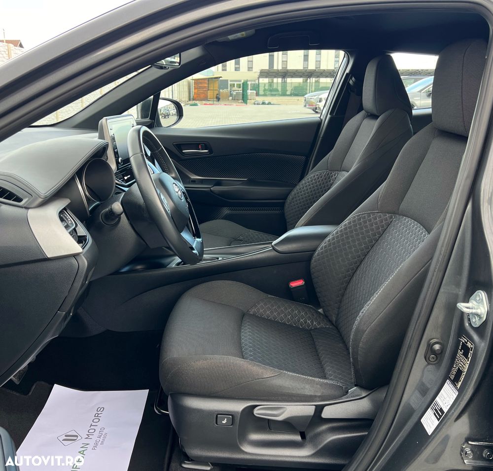 Toyota C-HR 1.8 HSD 4x2 CVT C-lassy LED - 13