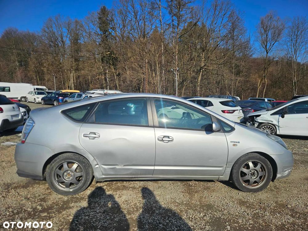 Toyota Prius (Hybrid) Executive - 7