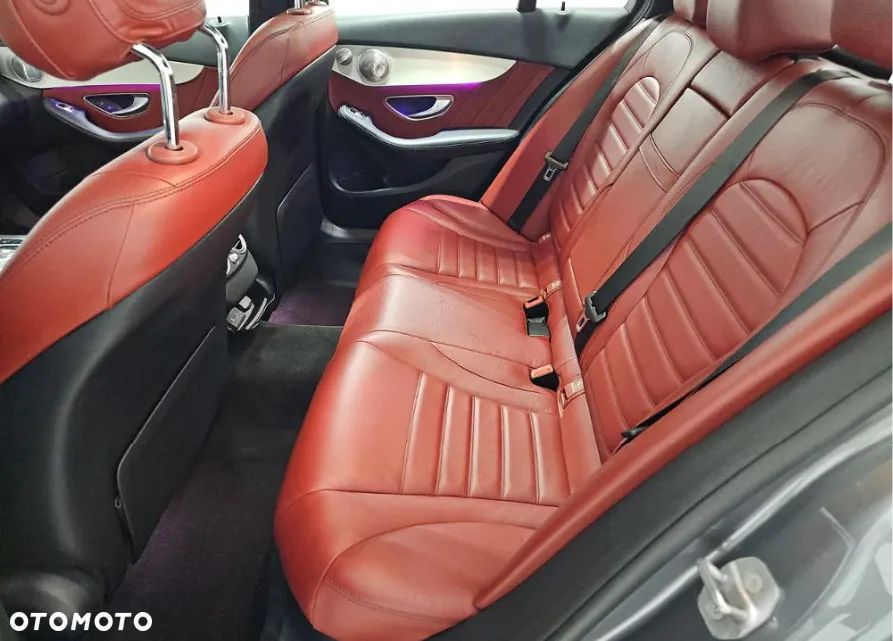 Mercedes-Benz Klasa C 300 4Matic 9G-TRONIC AMG Line - 11