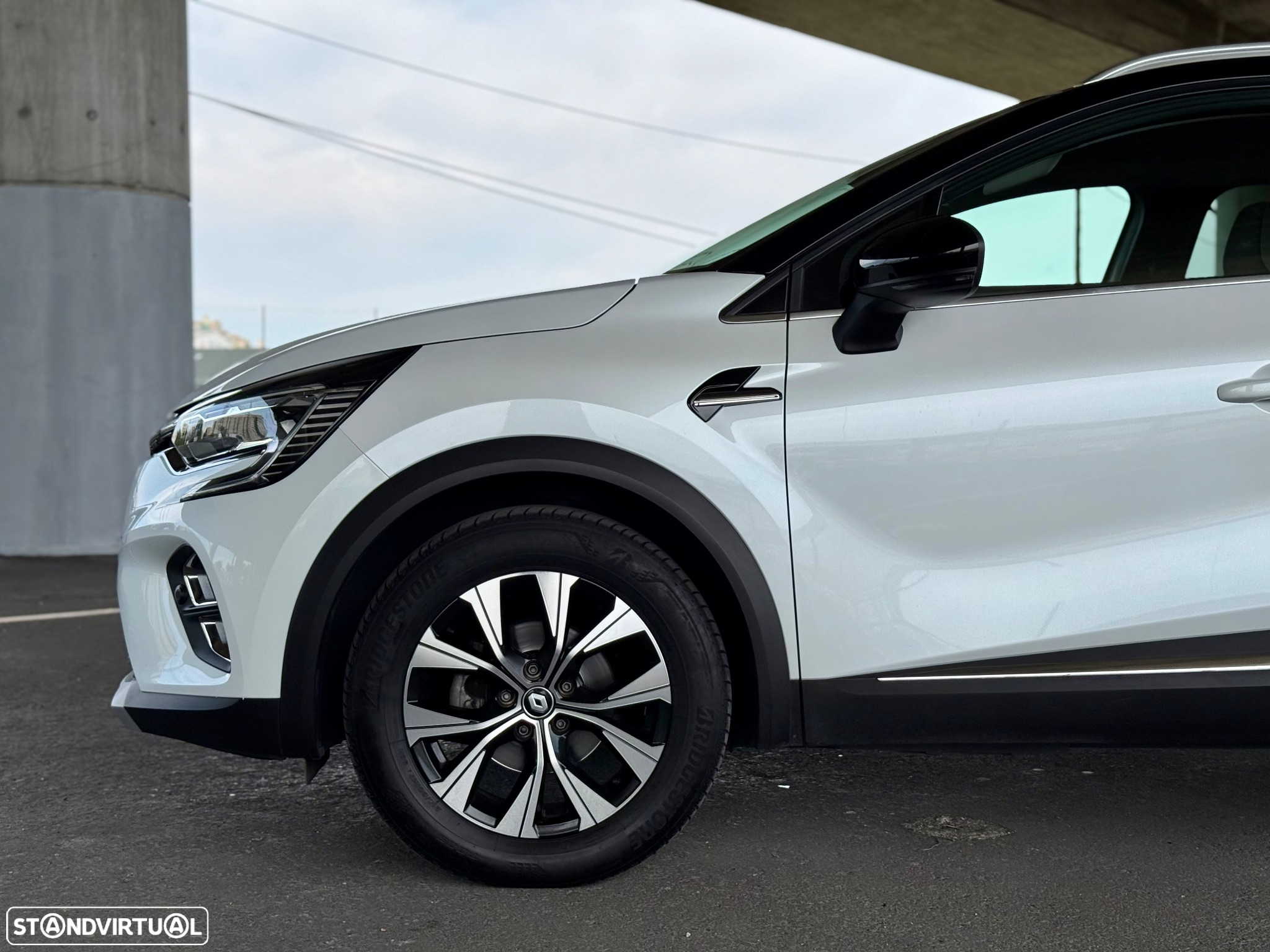 Renault Captur 1.0 TCe Exclusive Bi-Fuel - 4