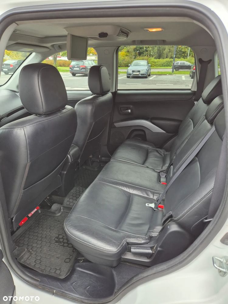 Mitsubishi Outlander - 21