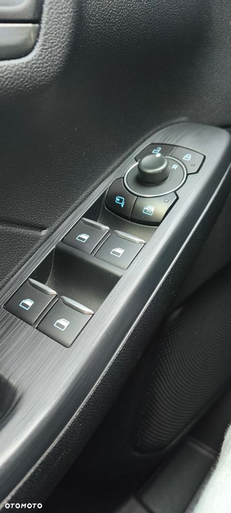 Ford Kuga 2.5 Duratec FHEV TITANIUM - 15