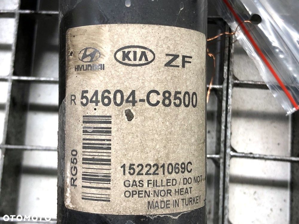 AMORTYZATOR PRAWY PRZÓD ZE SPRĘŻYNĄ  HYUNDAI i20 II (GB, IB) 2014 - 2022 1.2 62 kW [84 KM] - 4