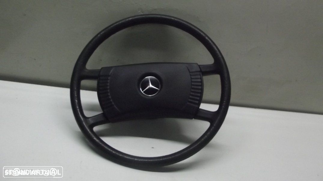 Mercedes 123 volante - 1