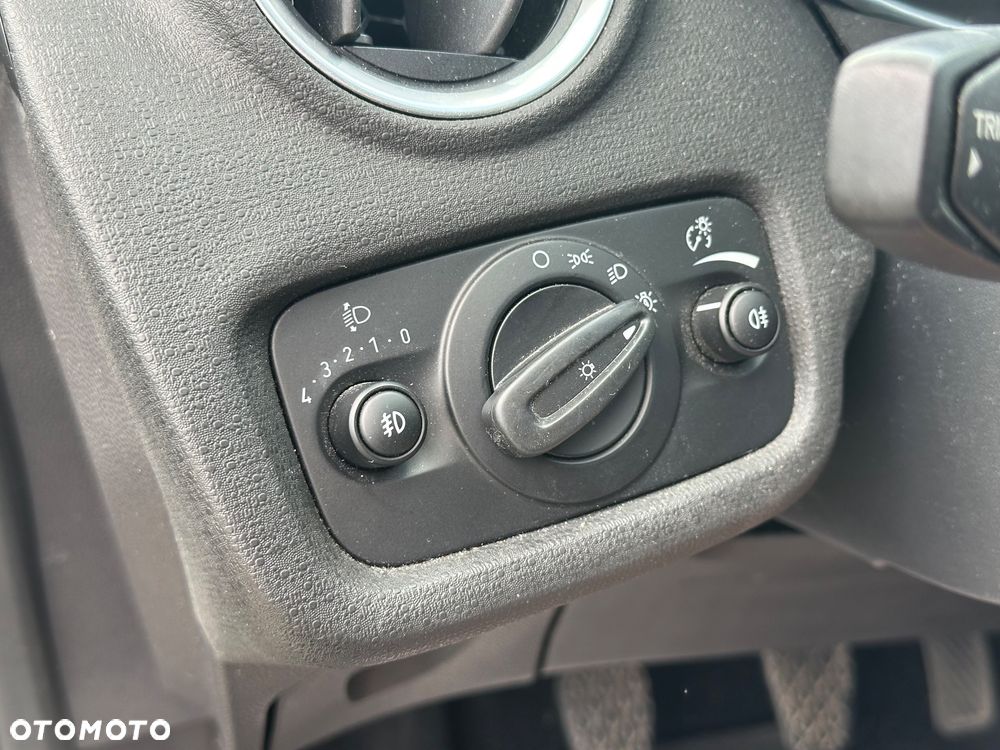 Ford Fiesta 1.0 EcoBoost S&S TITANIUM - 19