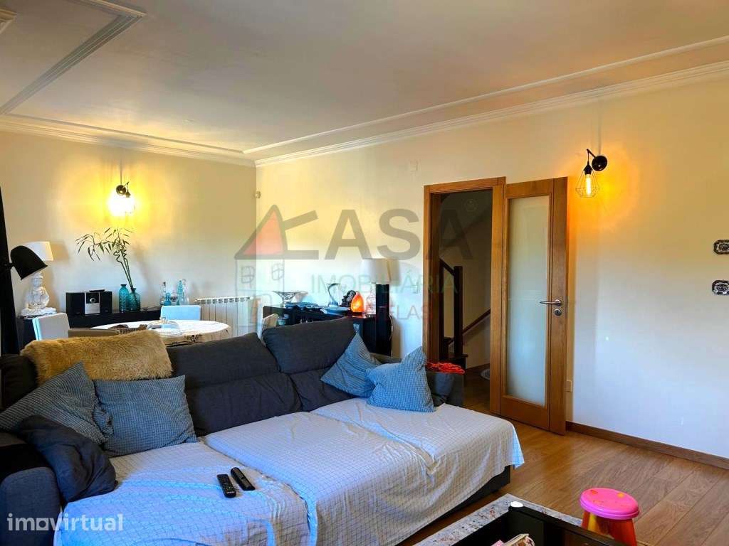Moradia T4 com Garagem de 48 m² e Mais de 120 m² de Logradouro - Grande imagem: 5/28