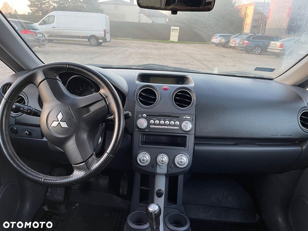 Mitsubishi Colt - 12