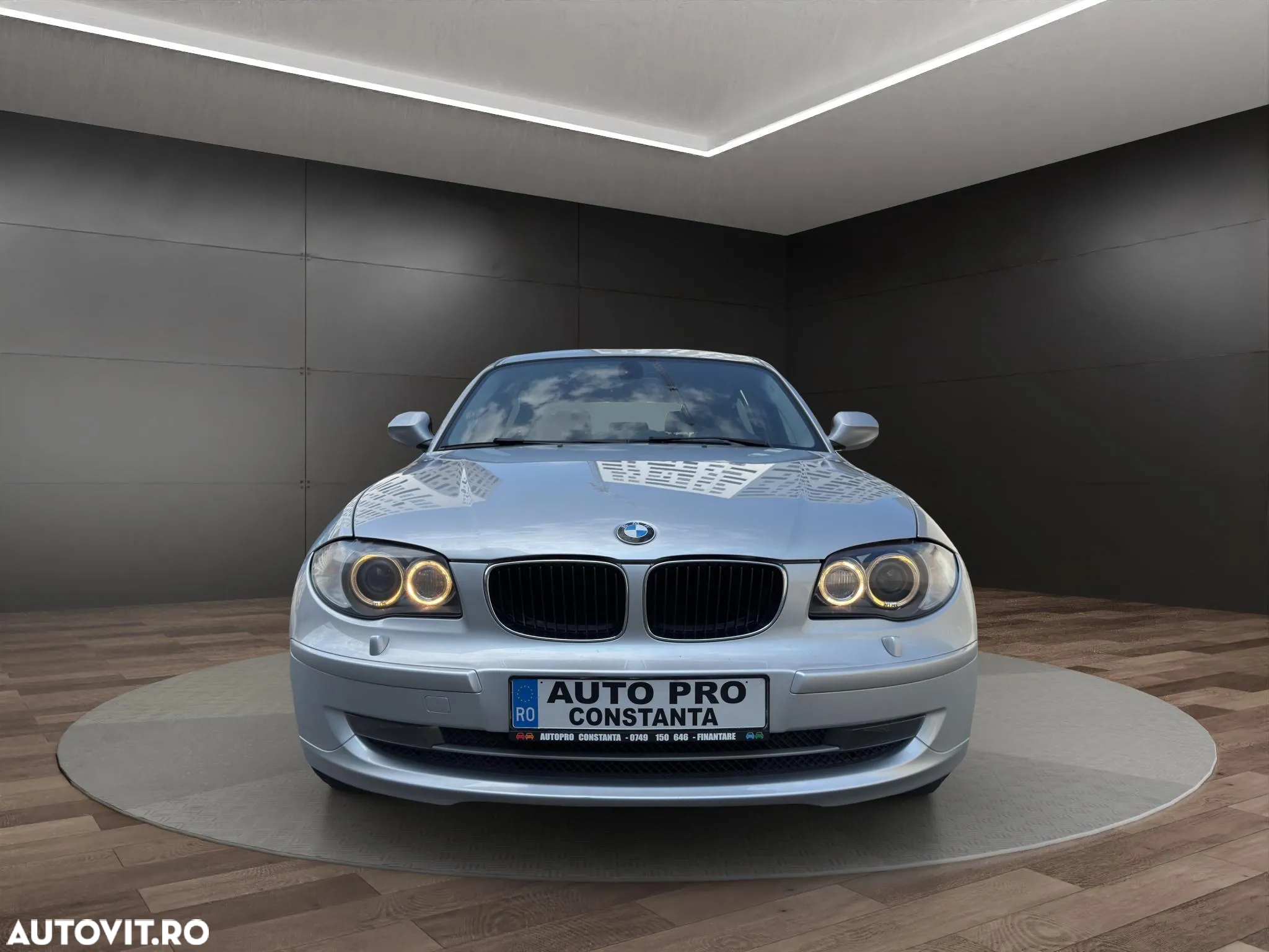 BMW Seria 1 118d DPF - 12