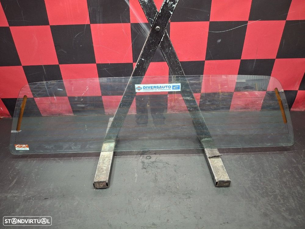 Óculo Traseiro (Para Brisas Trás) Nissan Navarra (D22) - 1