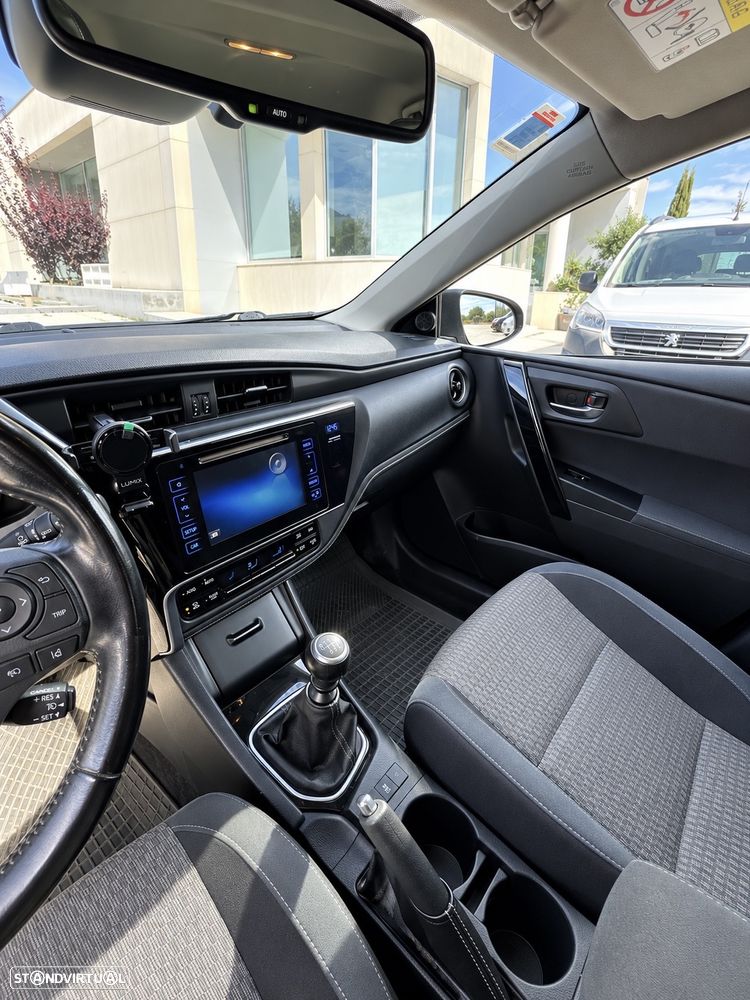 Toyota Auris 1.4 D-4D Comfort+Pack Techno - 14