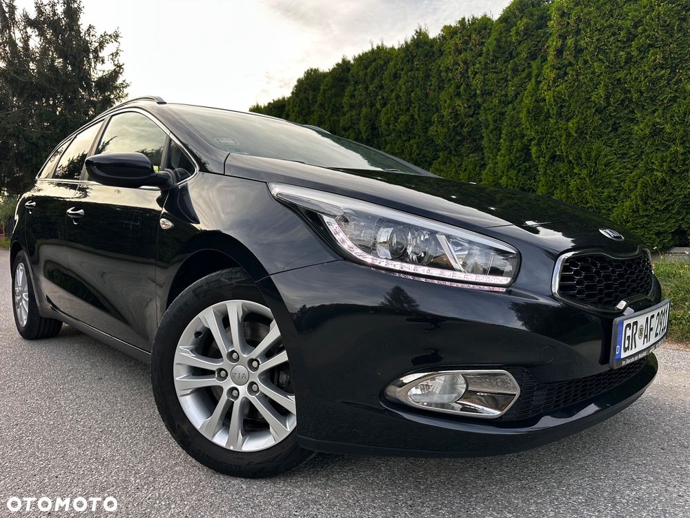 Kia Ceed 1.6 GDI Fifa World Cup Edition - 36