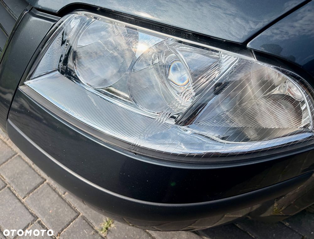 Volkswagen Passat 1.9 TDI Comfortline Family - 9